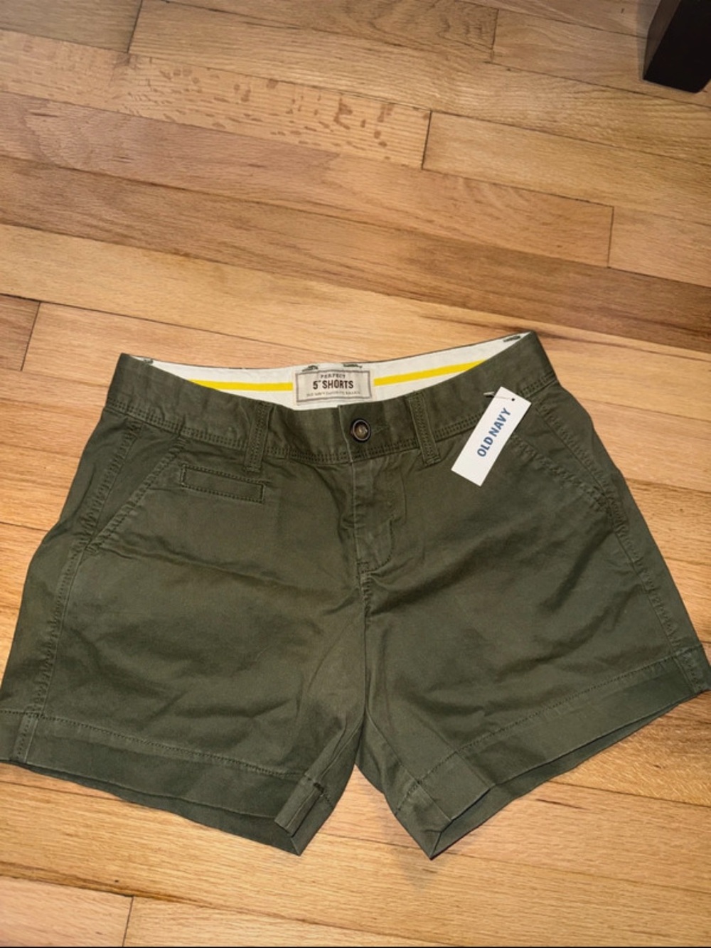 Old Navy Olive Green Women’s Chino Bermuda Shorts